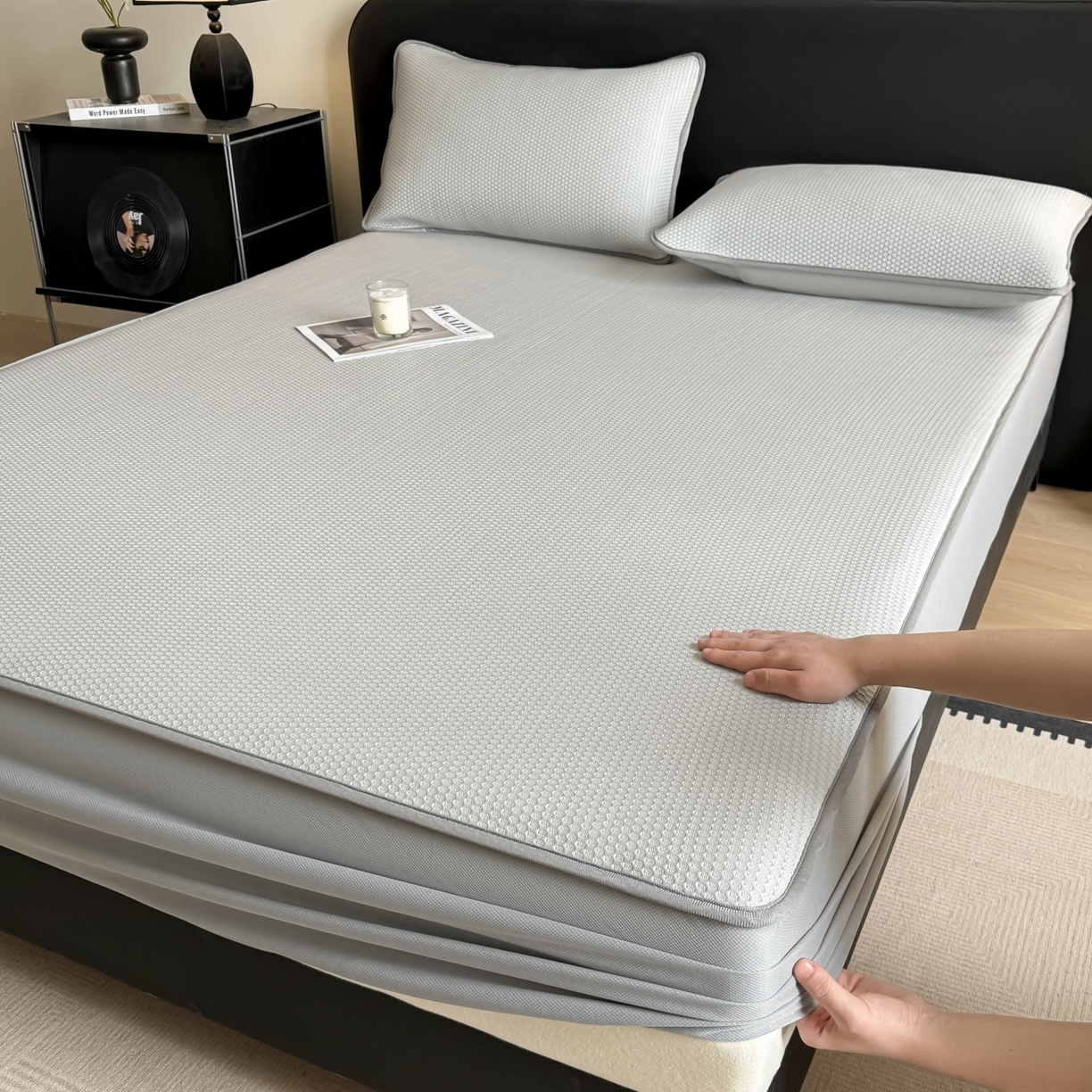 91家纺网 家纺一手货源 找家纺 欧邦 2026新款PE中分子提花冰豆豆凉席床笠夏被套件-蜂巢系列 蜂巢-浅灰-床笠款