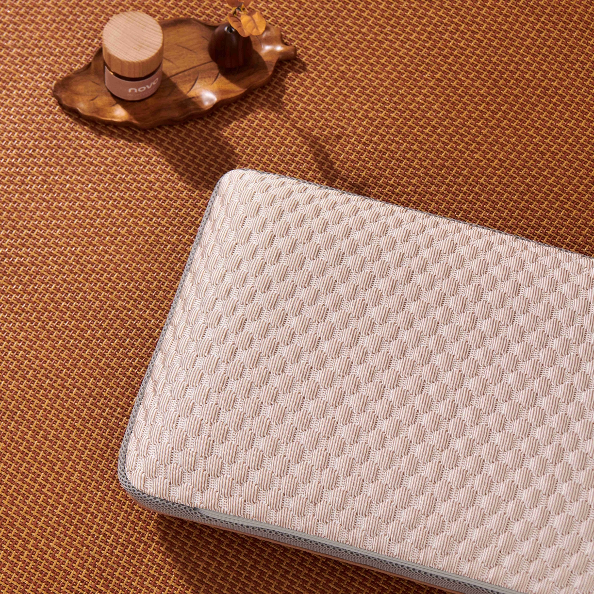 91家纺网 家纺一手货源 找家纺 永旺家纺 2026新款凉感PE藤记忆枕枕头枕芯 PE藤枕-浅灰