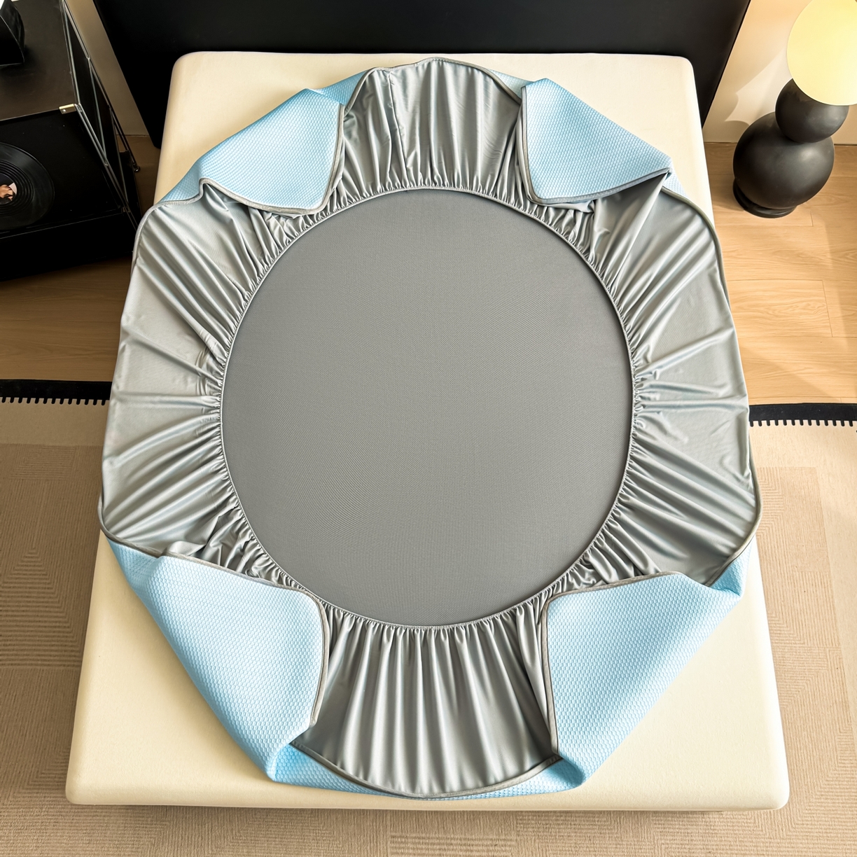 91家纺网 家纺一手货源 找家纺 欧邦 2026新款PE中分子提花冰豆豆凉席床笠夏被套件-蜂巢系列 蜂巢-浅蓝-床笠款