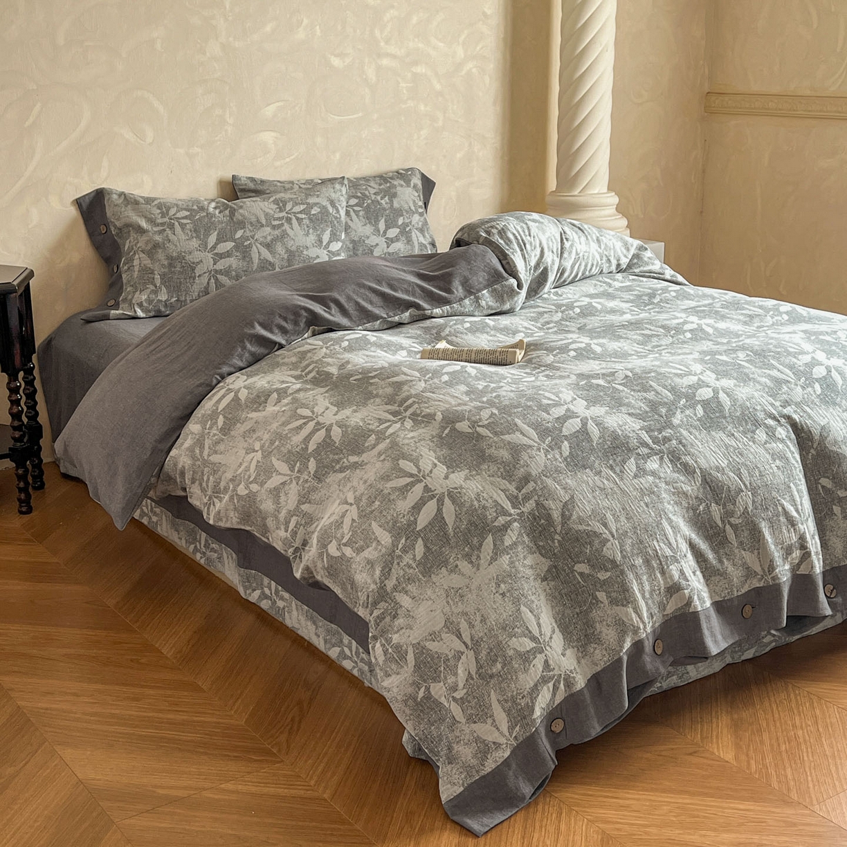 91家纺网 家纺一手货源 找家纺 （总）仰望棉麻双层纱供应链 2026新款茶语一花三色全棉色织提花双层纱纽扣款四件套