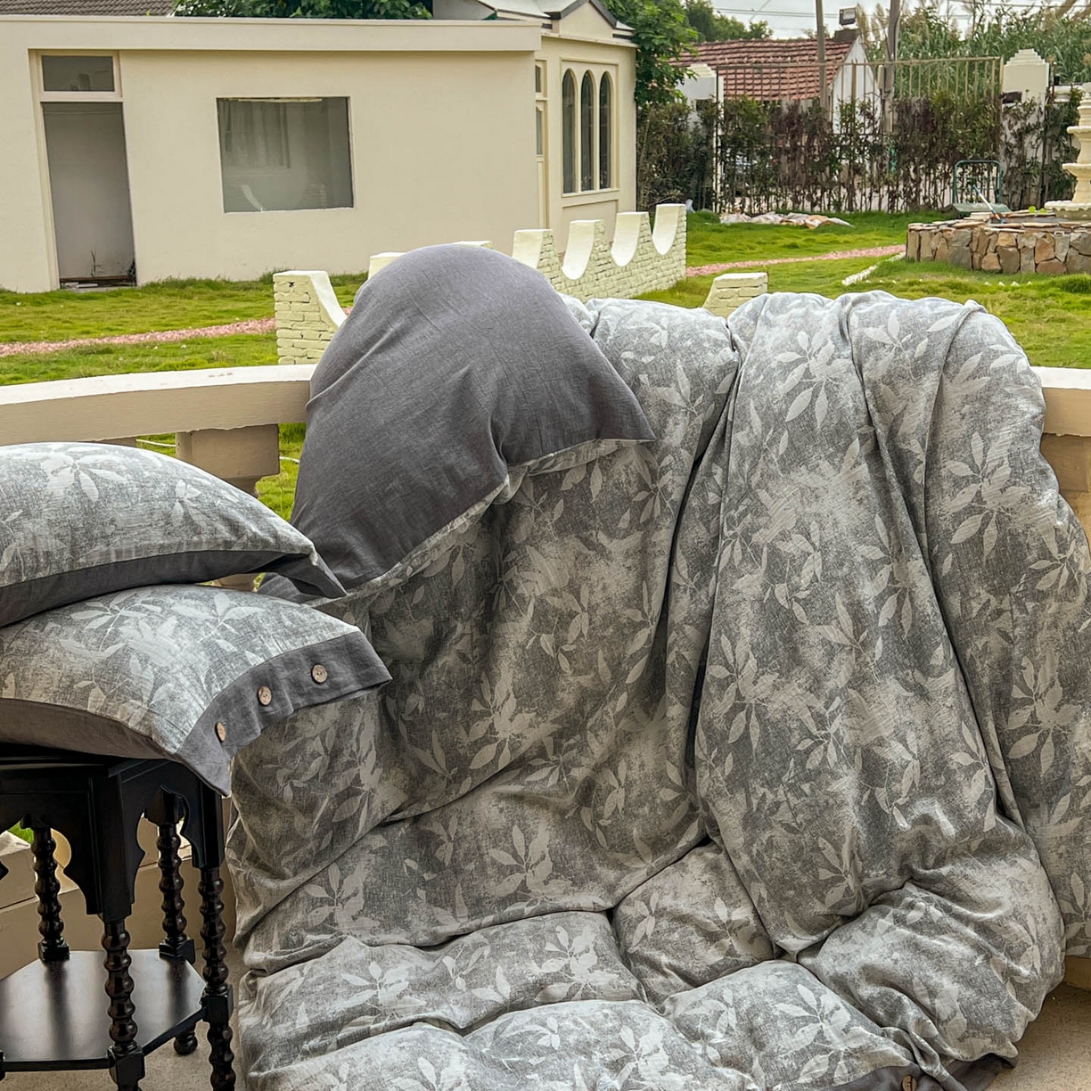 91家纺网 家纺一手货源 找家纺 （总）仰望棉麻双层纱供应链 2026新款茶语一花三色全棉色织提花双层纱纽扣款四件套