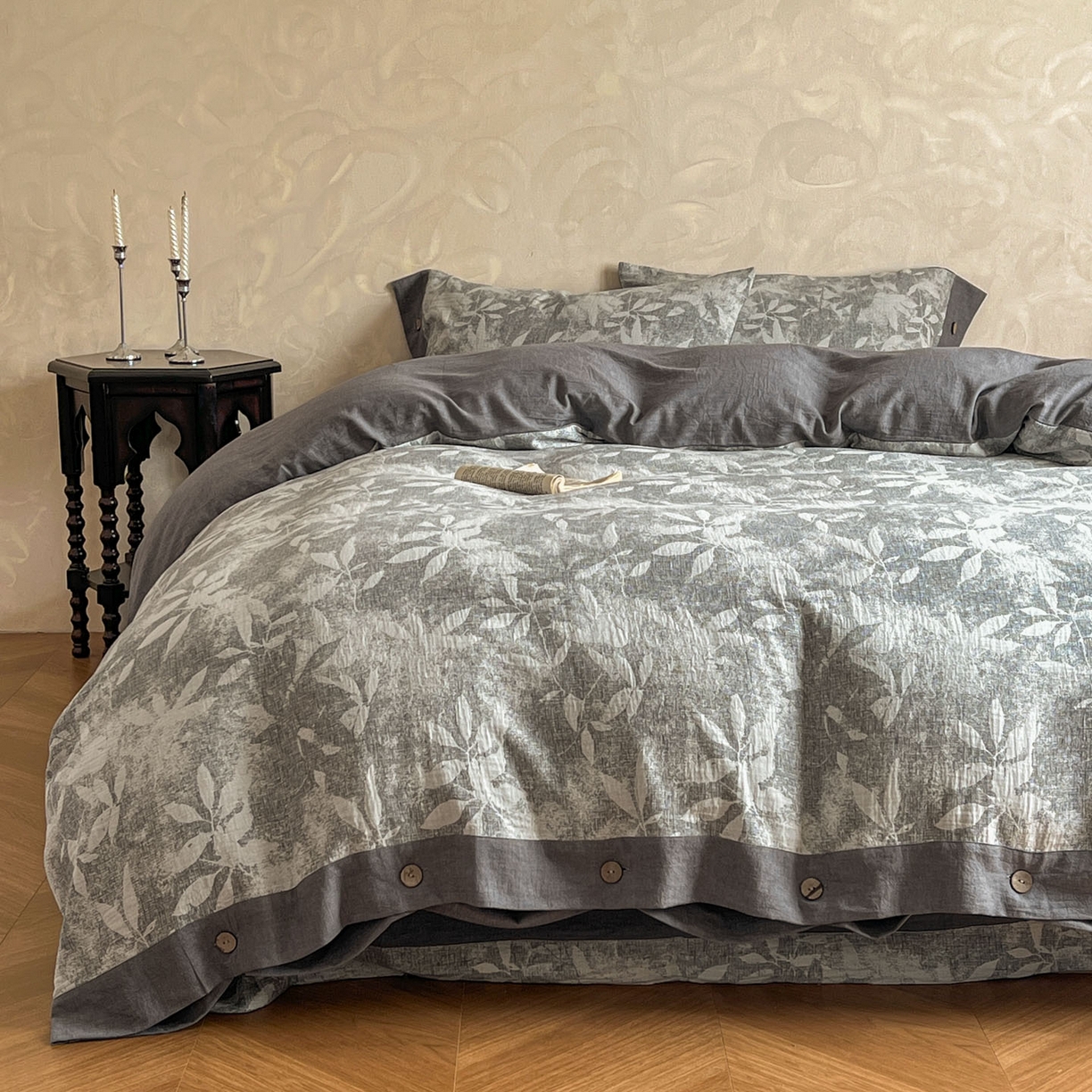 91家纺网 家纺一手货源 找家纺 （总）仰望棉麻双层纱供应链 2026新款茶语一花三色全棉色织提花双层纱纽扣款四件套