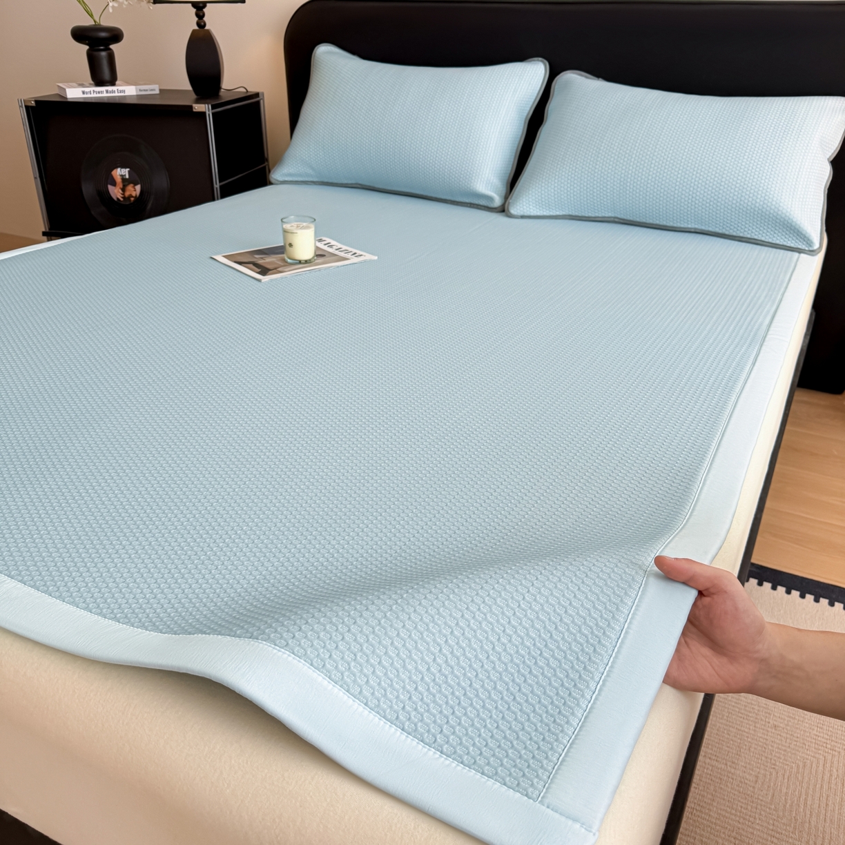 91家纺网 家纺一手货源 找家纺 欧邦 2026新款PE中分子提花冰豆豆凉席床笠夏被套件-蜂巢系列 蜂巢-浅蓝-凉席款