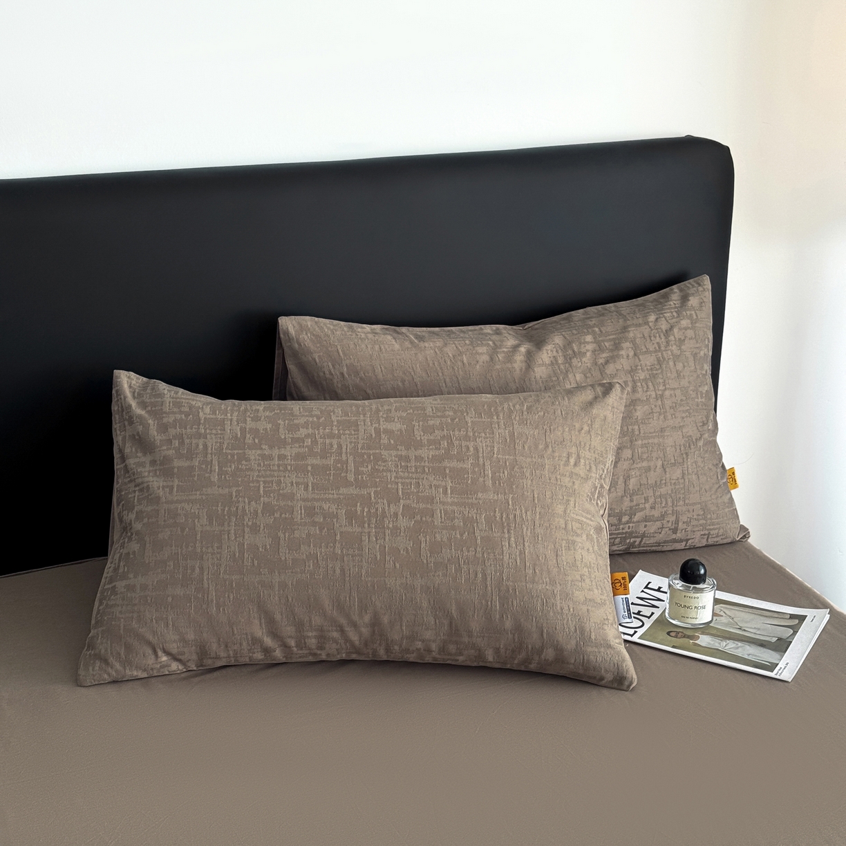 91家纺网 家纺一手货源 找家纺 女子家纺 2026新款40支全棉提花四件套--彩绘系列 摩卡暗纹