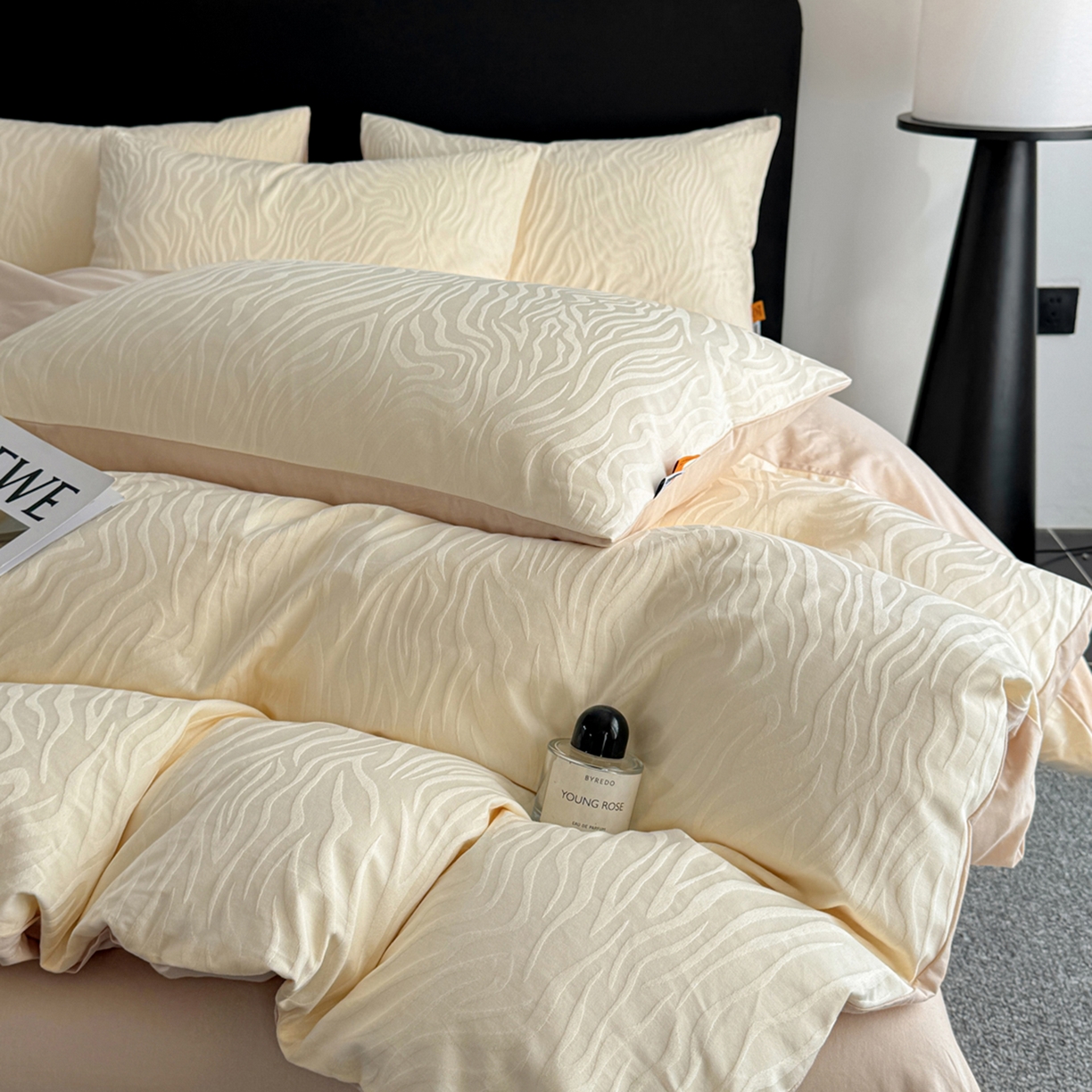 91家纺网 家纺一手货源 找家纺 女子家纺 2026新款40支全棉提花四件套--彩绘系列 青禾纹-奶咖