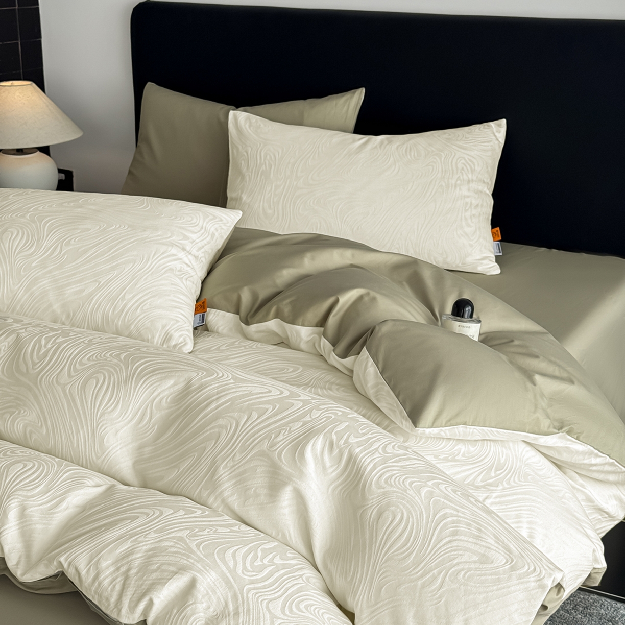 91家纺网 家纺一手货源 找家纺 女子家纺 2026新款40支全棉提花四件套--彩绘系列 青禾纹-松烟