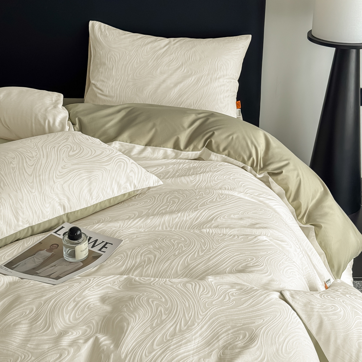 91家纺网 家纺一手货源 找家纺 女子家纺 2026新款40支全棉提花四件套--彩绘系列 青禾纹-松烟