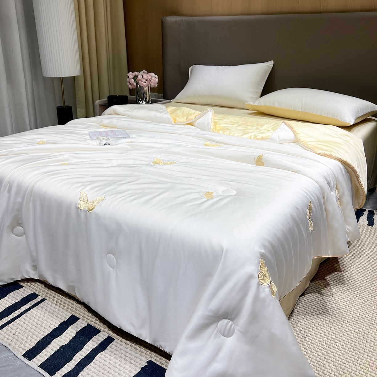 91家纺网 家纺一手货源 找家纺 晨曦家纺 2026新款水洗天丝真丝绣花夏被四件套夏凉被高档刺绣 流金蝶梦