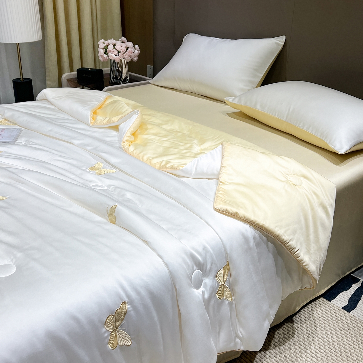 91家纺网 家纺一手货源 找家纺 晨曦家纺 2026新款水洗天丝真丝绣花夏被四件套夏凉被高档刺绣 流金蝶梦