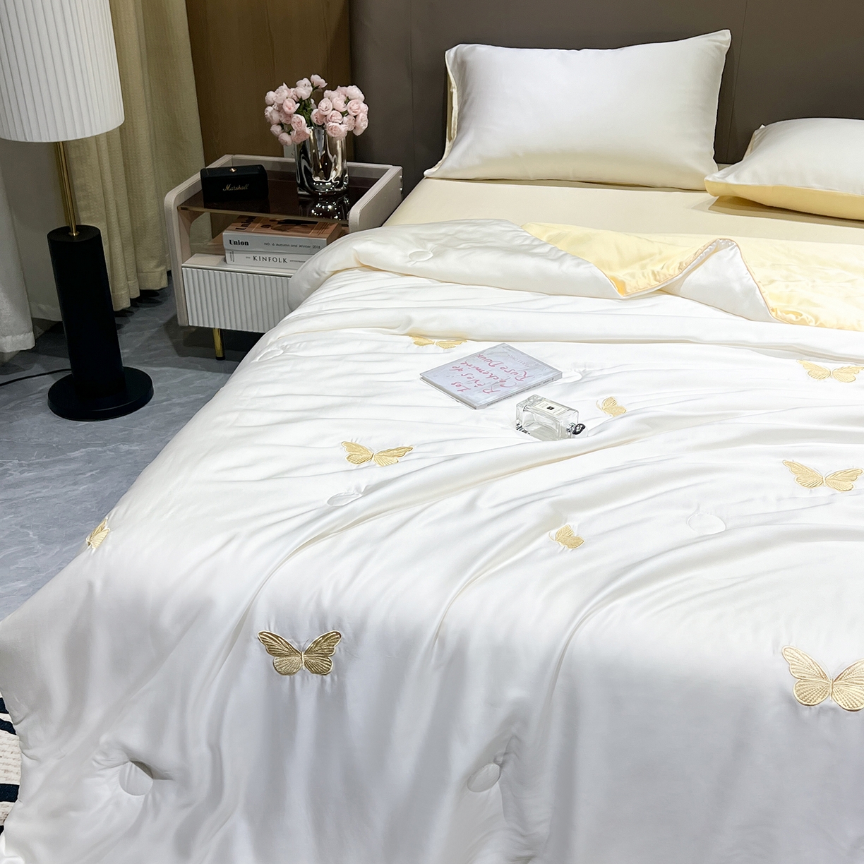 91家纺网 家纺一手货源 找家纺 晨曦家纺 2026新款水洗天丝真丝绣花夏被四件套夏凉被高档刺绣 流金蝶梦