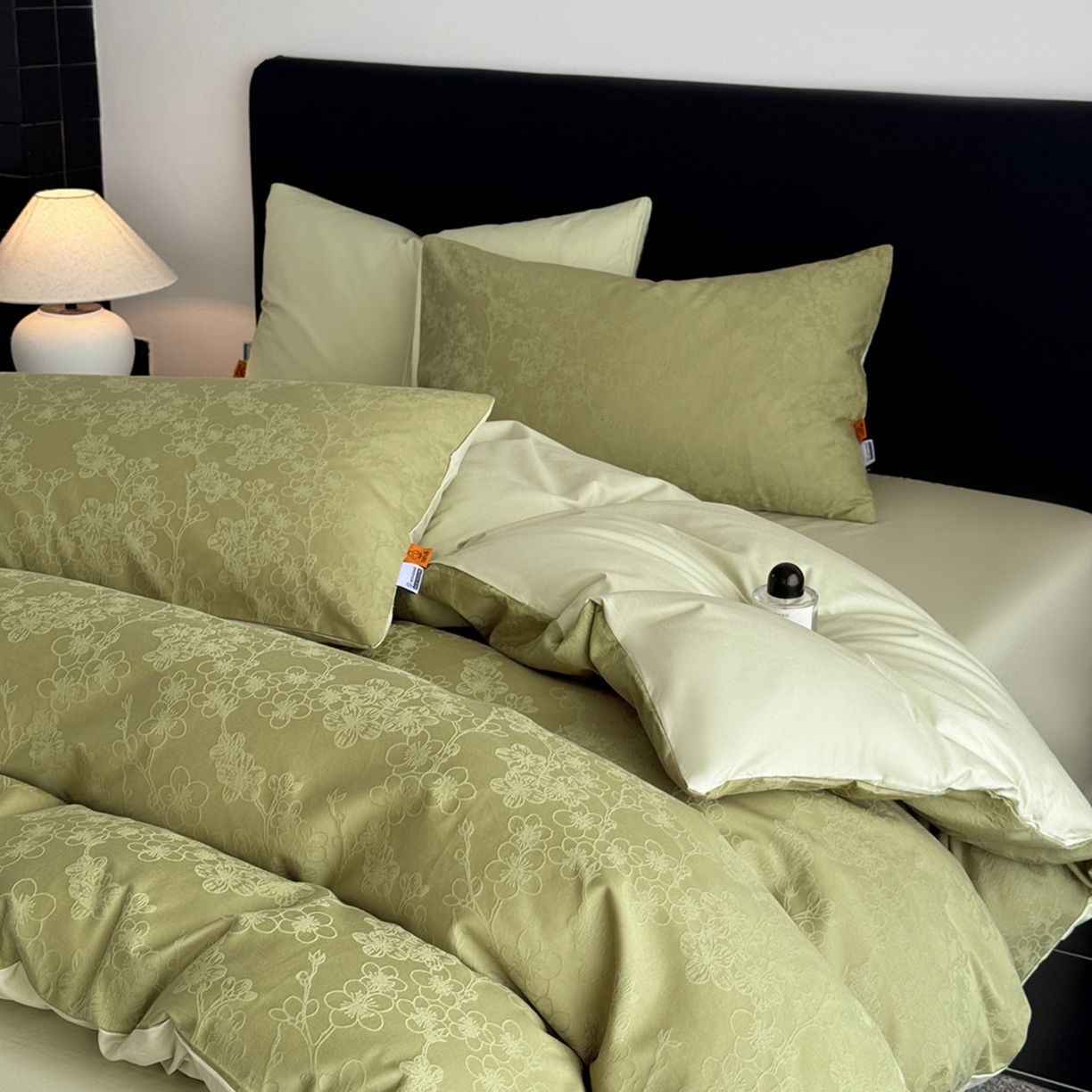 91家纺网 家纺一手货源 找家纺 女子家纺 2026新款40支全棉提花四件套--彩绘系列 青枝-梅影