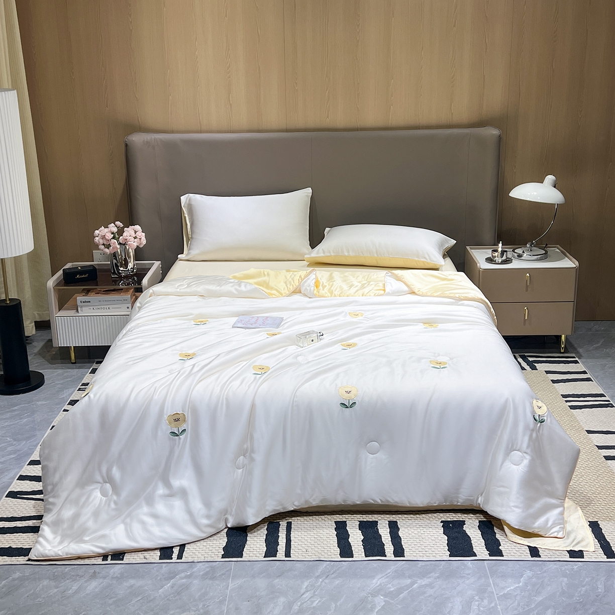 91家纺网 家纺一手货源 找家纺 晨曦家纺 2026新款水洗天丝真丝绣花夏被四件套夏凉被高档刺绣 笑脸郁金香