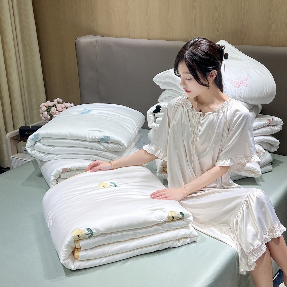 91家纺网 家纺一手货源 找家纺 晨曦家纺 2026新款水洗天丝真丝绣花夏被四件套夏凉被高档刺绣 组合图仅展示