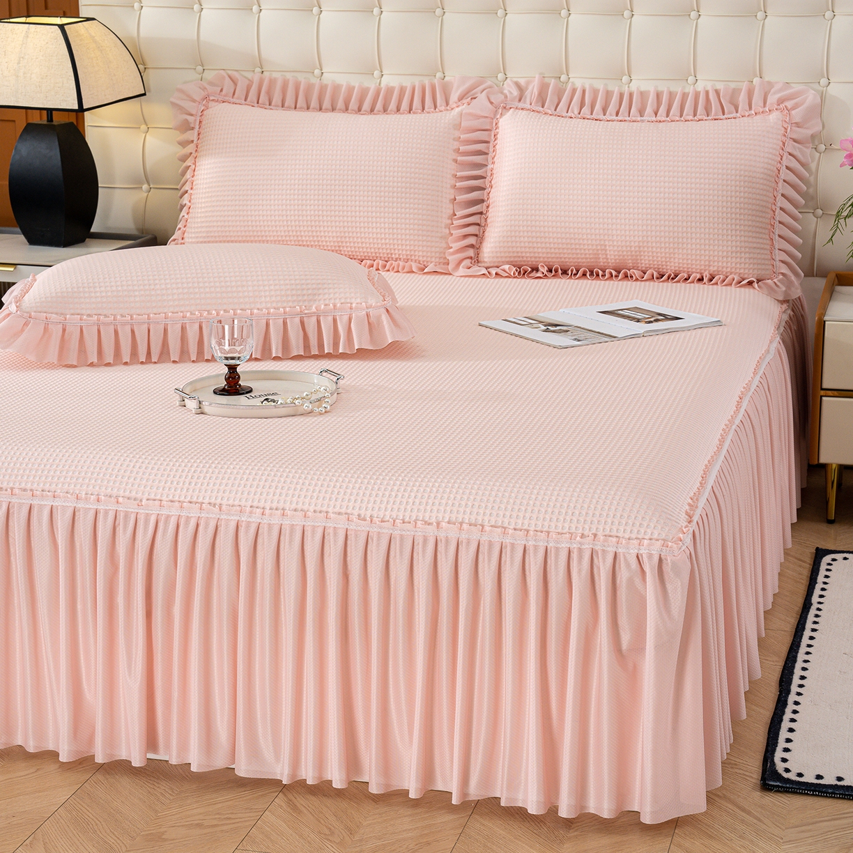 91家纺网 家纺一手货源 找家纺 悦织湾家纺 2026新款床裙款3D华夫格豆豆凉席三件套千鸟阁凉豆豆冰爽夏凉席子三件套 华夫格-粉玉