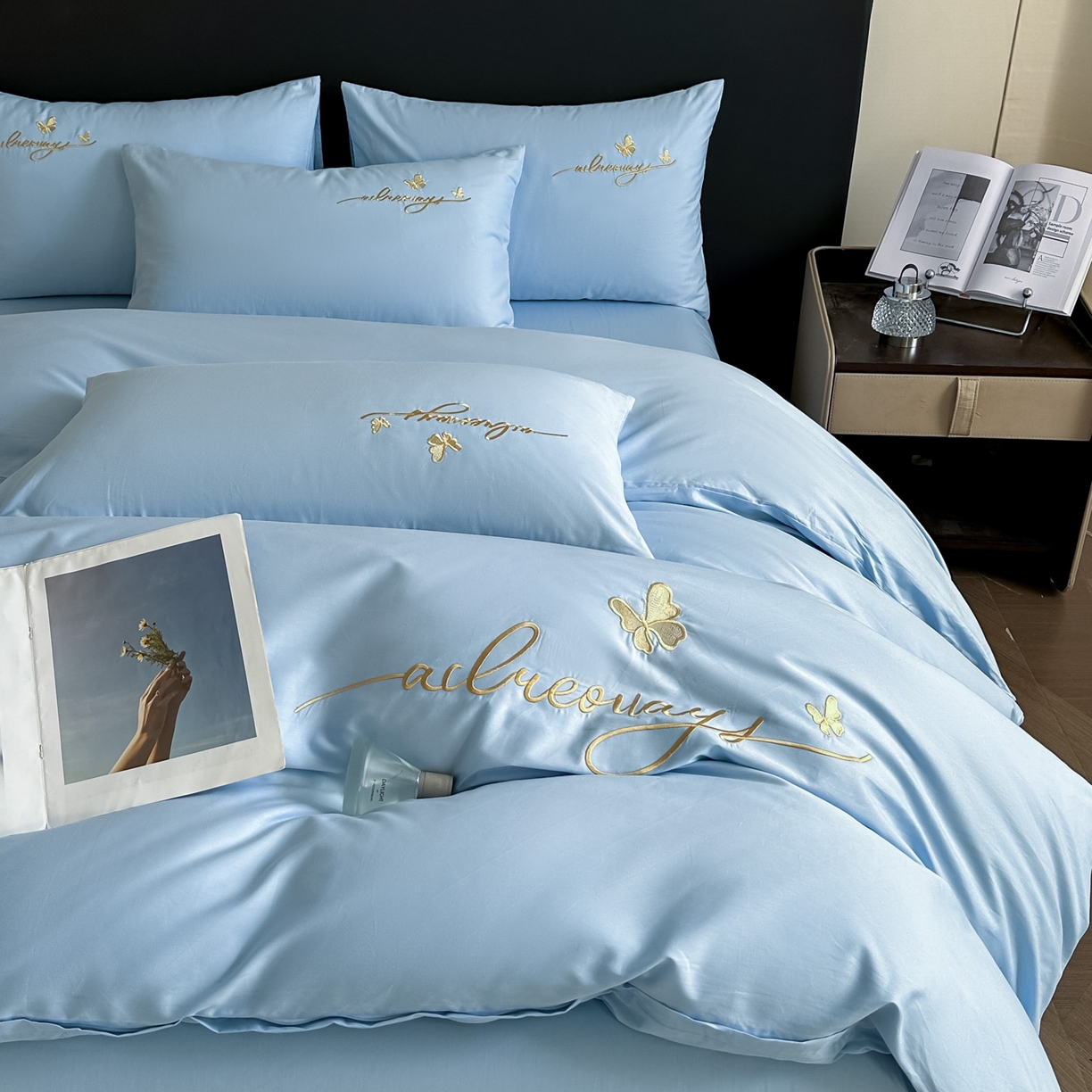 91家纺网 家纺一手货源 找家纺 湘雪家居 2026新款纯棉全棉长绒棉刺绣绣花高端礼盒四件套-蝶恋系列 舞蝶-天蓝