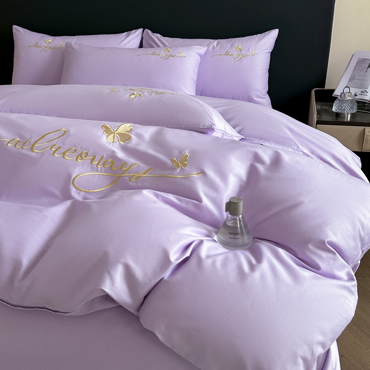 91家纺网 家纺一手货源 找家纺 湘雪家居 2026新款纯棉全棉长绒棉刺绣绣花高端礼盒四件套-蝶恋系列 舞蝶-淡紫