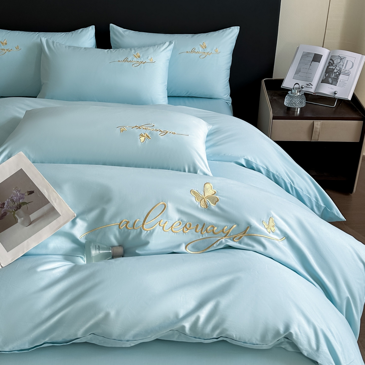 91家纺网 家纺一手货源 找家纺 湘雪家居 2026新款纯棉全棉长绒棉刺绣绣花高端礼盒四件套-蝶恋系列 舞蝶-天青