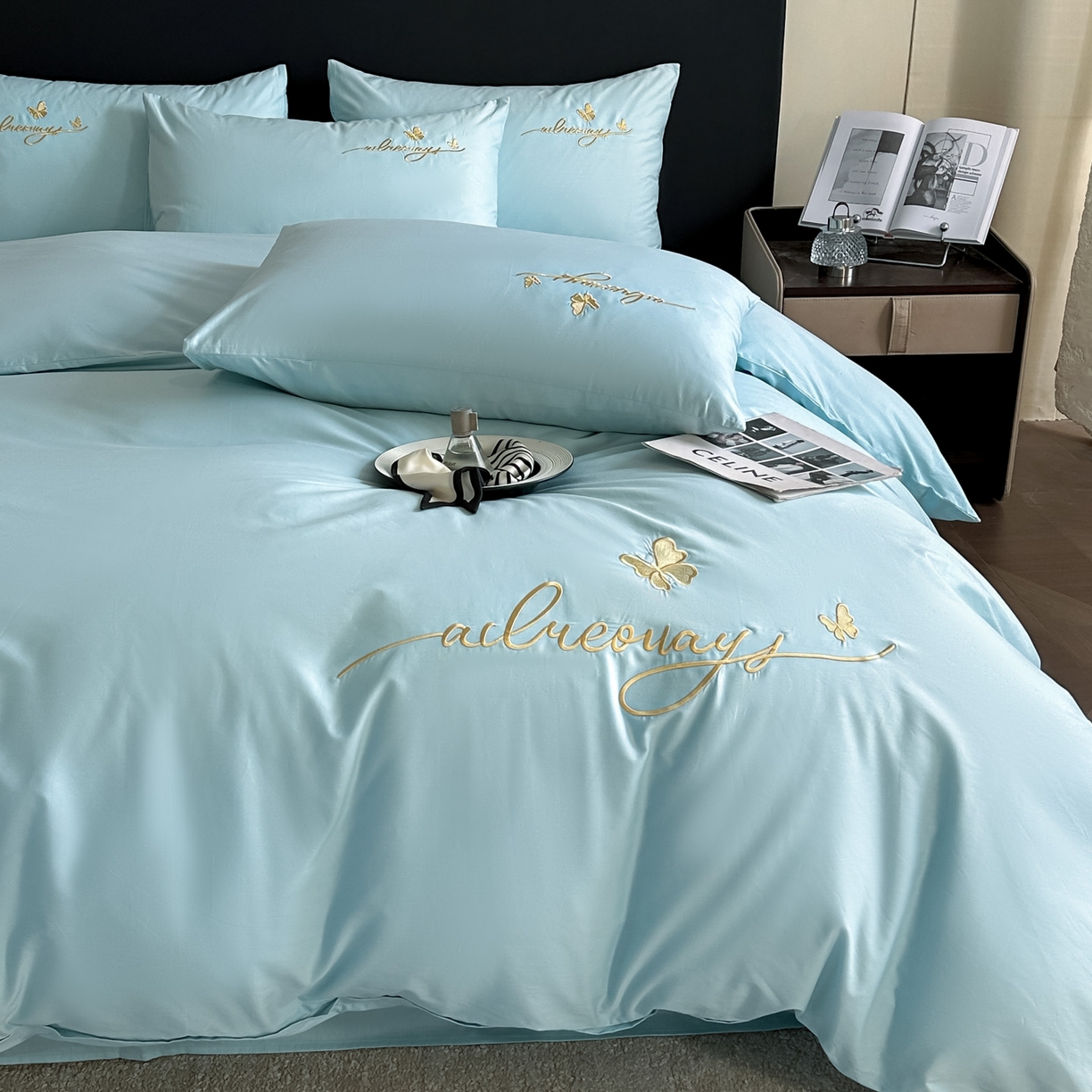 91家纺网 家纺一手货源 找家纺 湘雪家居 2026新款纯棉全棉长绒棉刺绣绣花高端礼盒四件套-蝶恋系列 舞蝶-天青