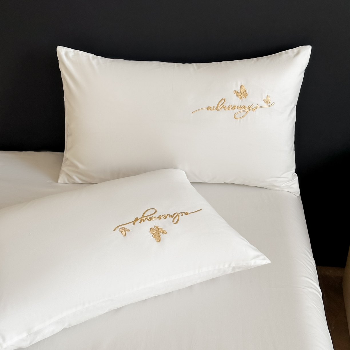 91家纺网 家纺一手货源 找家纺 湘雪家居 2026新款纯棉全棉长绒棉刺绣绣花高端礼盒四件套-蝶恋系列 舞蝶-玉白