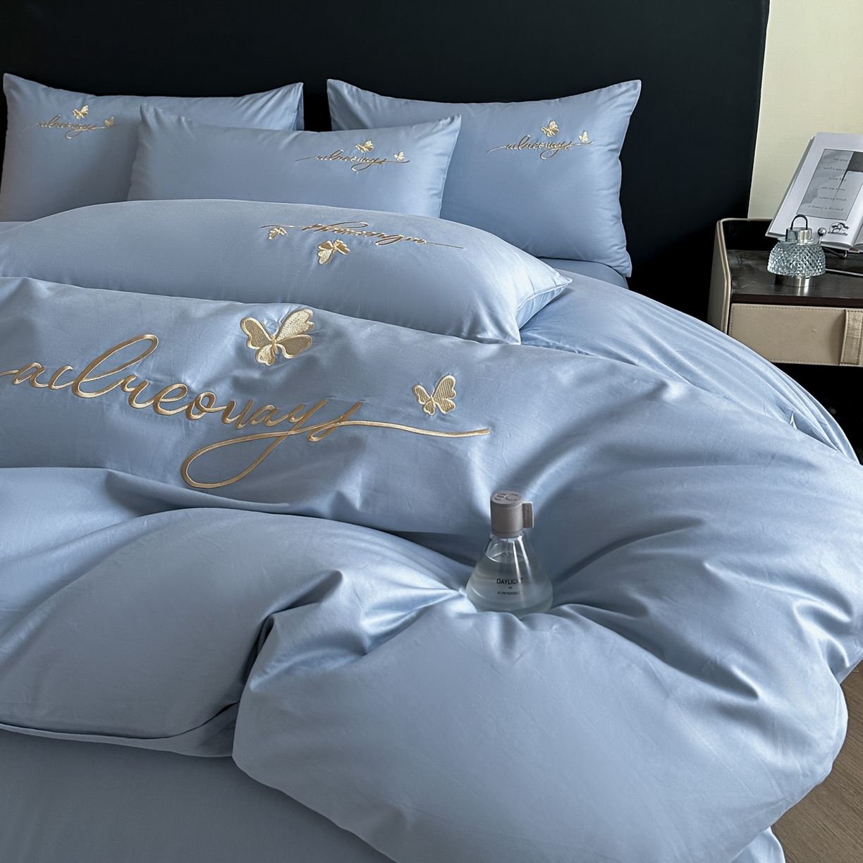 91家纺网 家纺一手货源 找家纺 湘雪家居 2026新款纯棉全棉长绒棉刺绣绣花高端礼盒四件套-蝶恋系列 舞蝶-海蓝