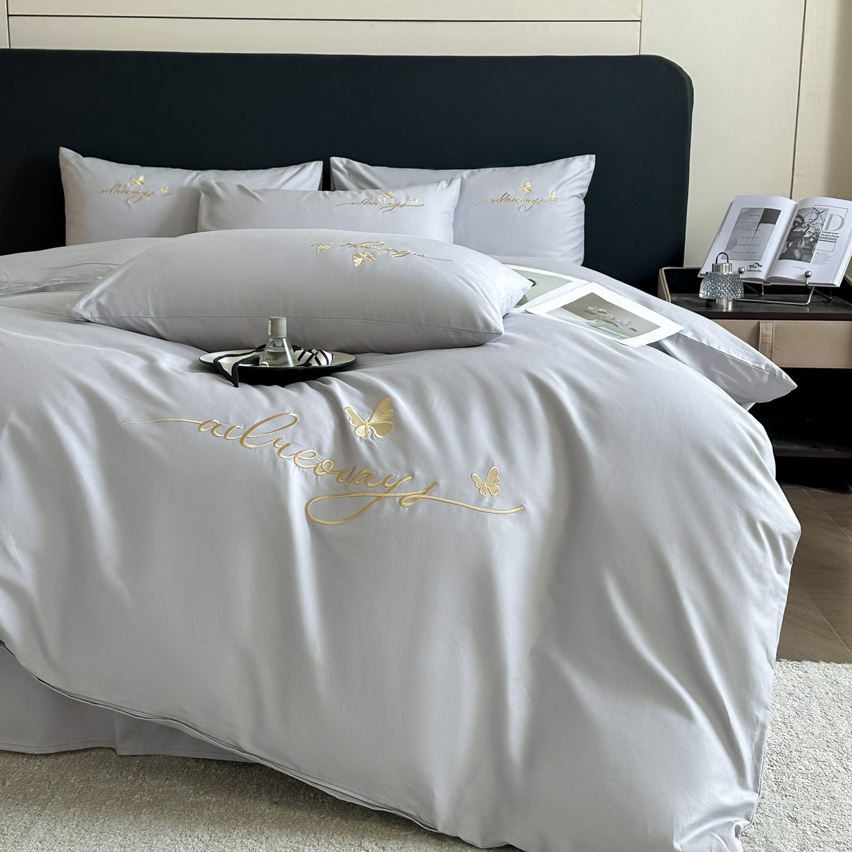 91家纺网 家纺一手货源 找家纺 湘雪家居 2026新款纯棉全棉长绒棉刺绣绣花高端礼盒四件套-蝶恋系列 舞蝶-淡灰