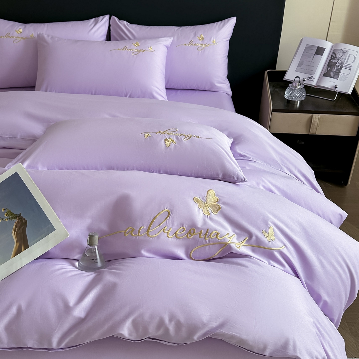 91家纺网 家纺一手货源 找家纺 湘雪家居 2026新款纯棉全棉长绒棉刺绣绣花高端礼盒四件套-蝶恋系列 舞蝶-淡紫