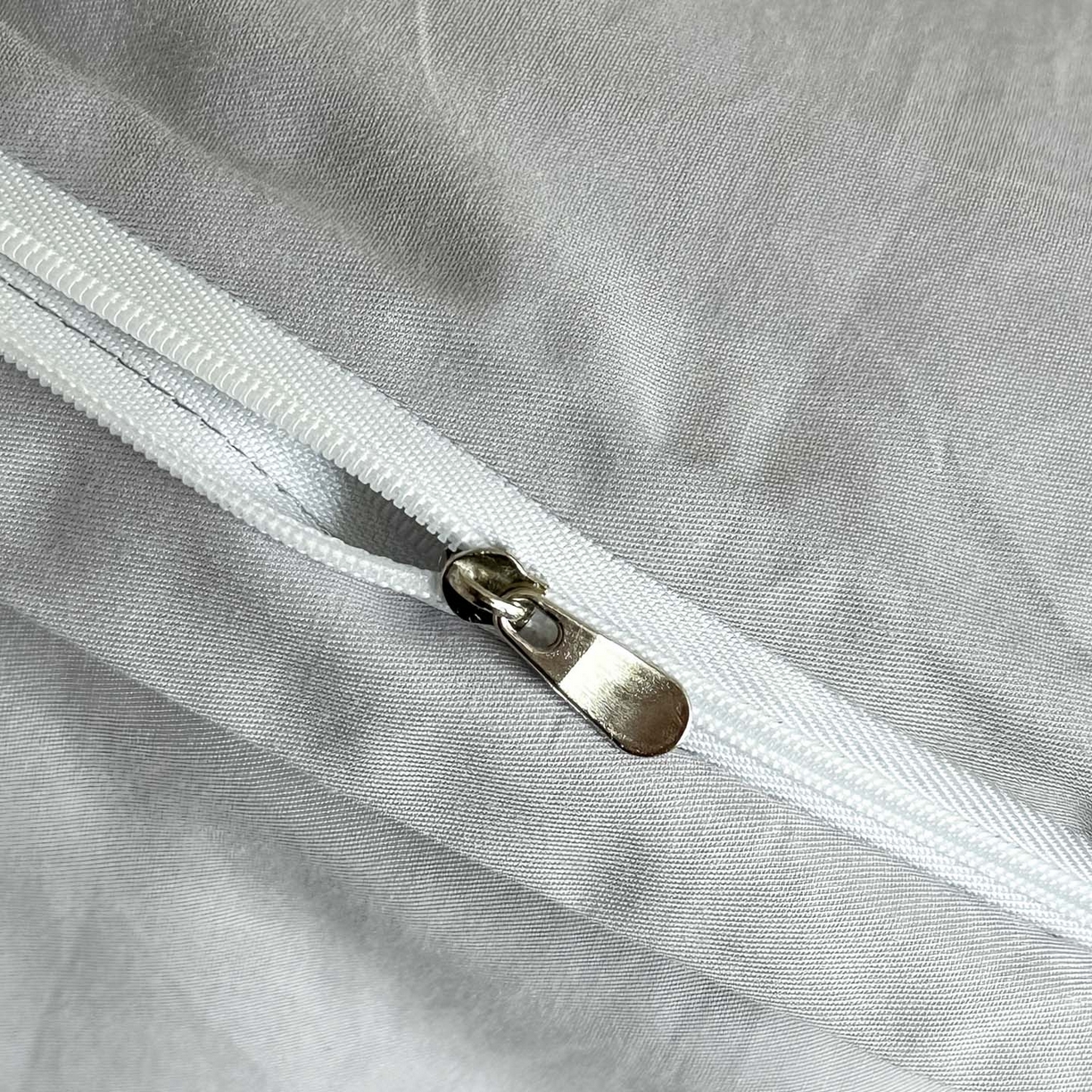 91家纺网 家纺一手货源 找家纺 湘雪家居 2026新款纯棉全棉长绒棉刺绣绣花高端礼盒四件套-蝶恋系列 舞蝶-淡灰