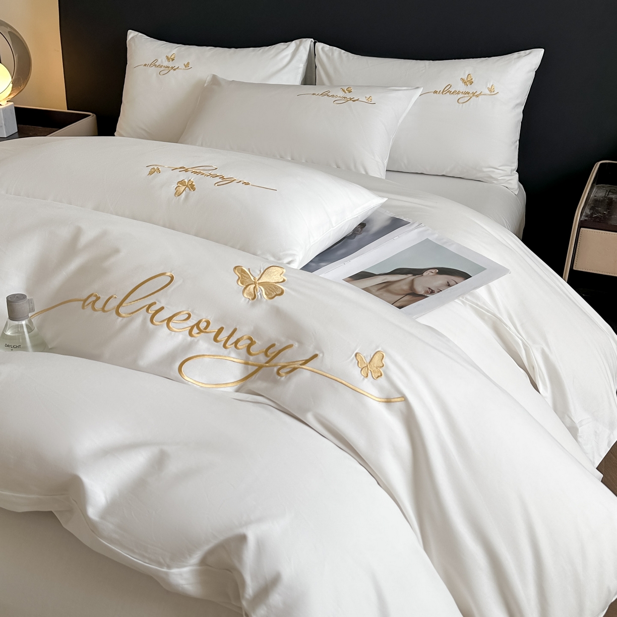 91家纺网 家纺一手货源 找家纺 湘雪家居 2026新款纯棉全棉长绒棉刺绣绣花高端礼盒四件套-蝶恋系列 舞蝶-玉白