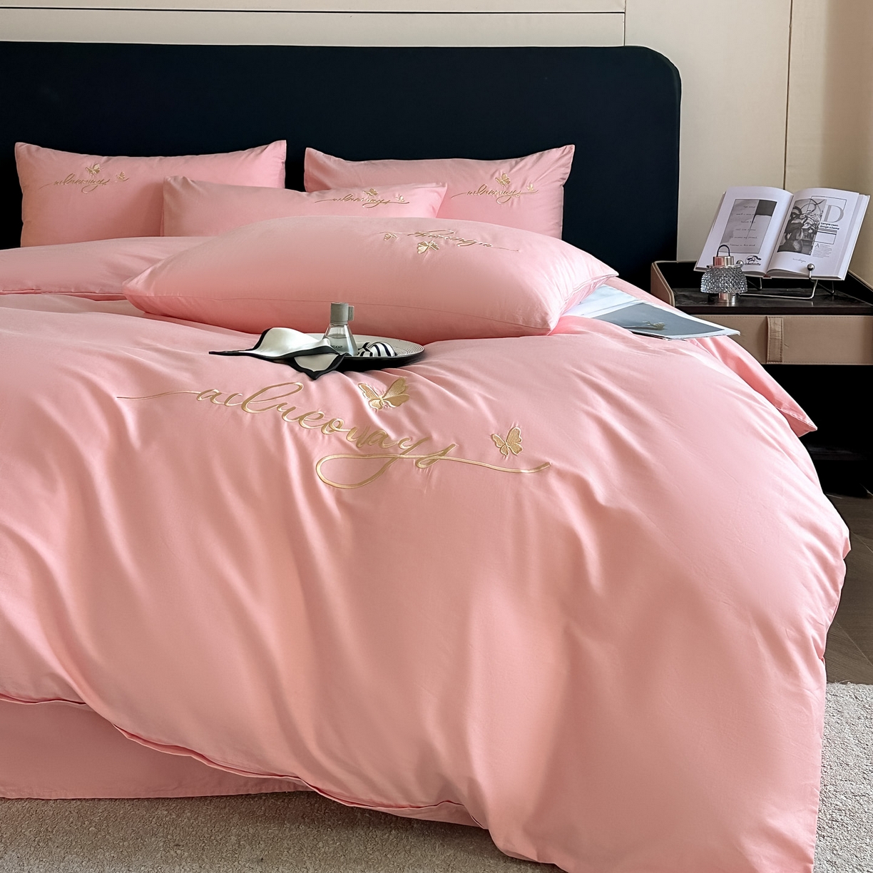 91家纺网 家纺一手货源 找家纺 湘雪家居 2026新款纯棉全棉长绒棉刺绣绣花高端礼盒四件套-蝶恋系列 舞蝶-玉粉