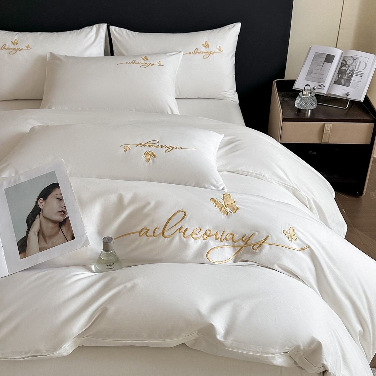 91家纺网 家纺一手货源 找家纺 湘雪家居 2026新款纯棉全棉长绒棉刺绣绣花高端礼盒四件套-蝶恋系列 舞蝶-玉白