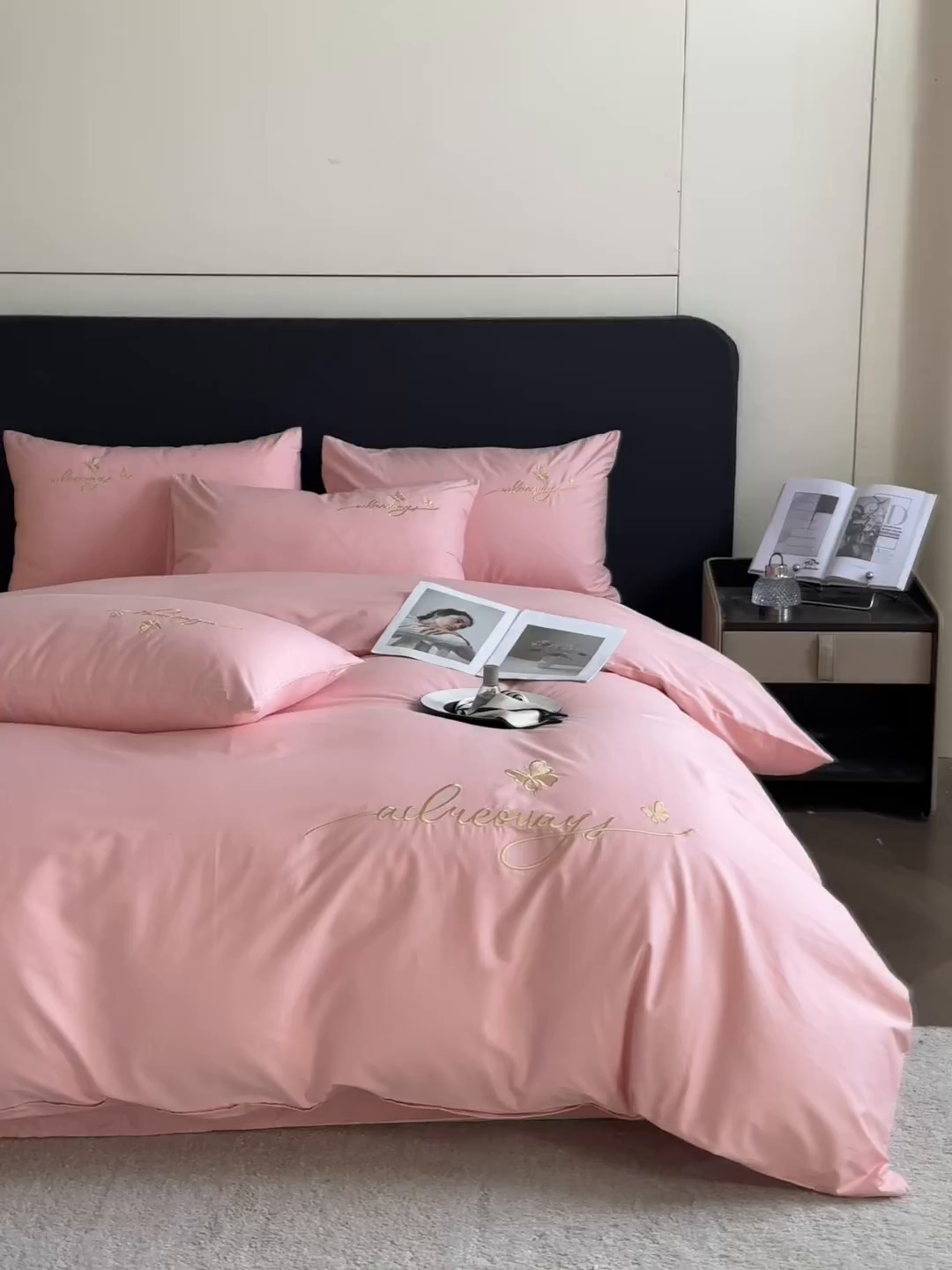 91家纺网 家纺一手货源 找家纺 湘雪家居 2026新款纯棉全棉长绒棉刺绣绣花高端礼盒四件套-蝶恋系列 舞蝶-玉粉