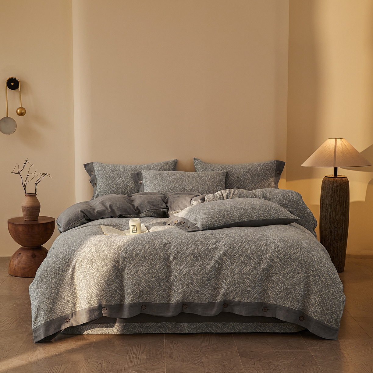 91家纺网 家纺一手货源 找家纺 （总）仰望棉麻双层纱供应链 2026新款迷雾之城一花三色全棉色织提花双层纱纽扣款四件套