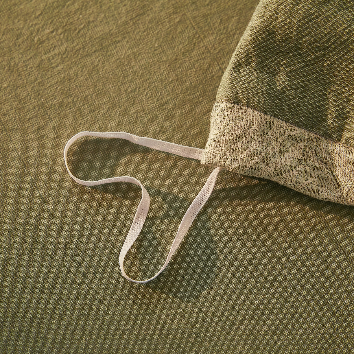 91家纺网 家纺一手货源 找家纺 （总）仰望棉麻双层纱供应链 2026新款迷雾之城一花三色全棉色织提花双层纱纽扣款四件套