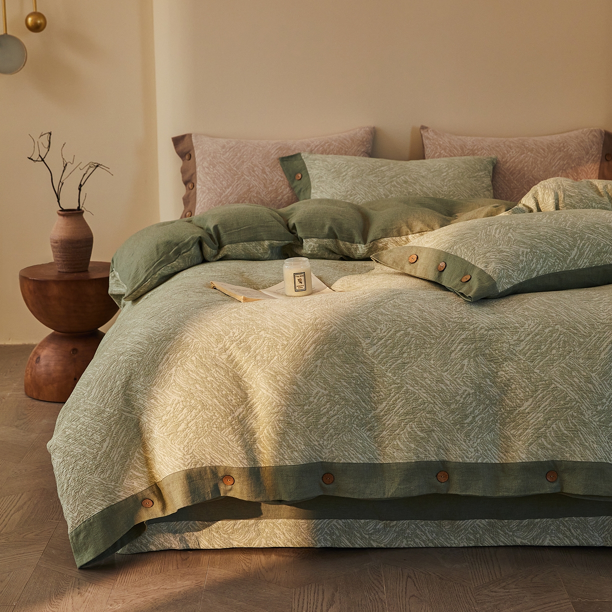 91家纺网 家纺一手货源 找家纺 （总）仰望棉麻双层纱供应链 2026新款迷雾之城一花三色全棉色织提花双层纱纽扣款四件套