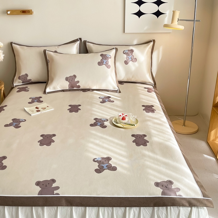 91家纺网 家纺一手货源 找家纺 懒猫家纺 2026新款600D数码印花冰丝凉席系列 可可熊