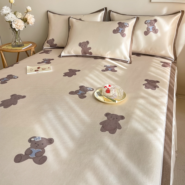 91家纺网 家纺一手货源 找家纺 懒猫家纺 2026新款600D数码印花冰丝凉席系列 可可熊