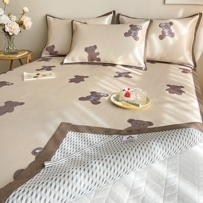 91家纺网 家纺一手货源 找家纺 懒猫家纺 2026新款600D数码印花冰丝凉席系列 可可熊