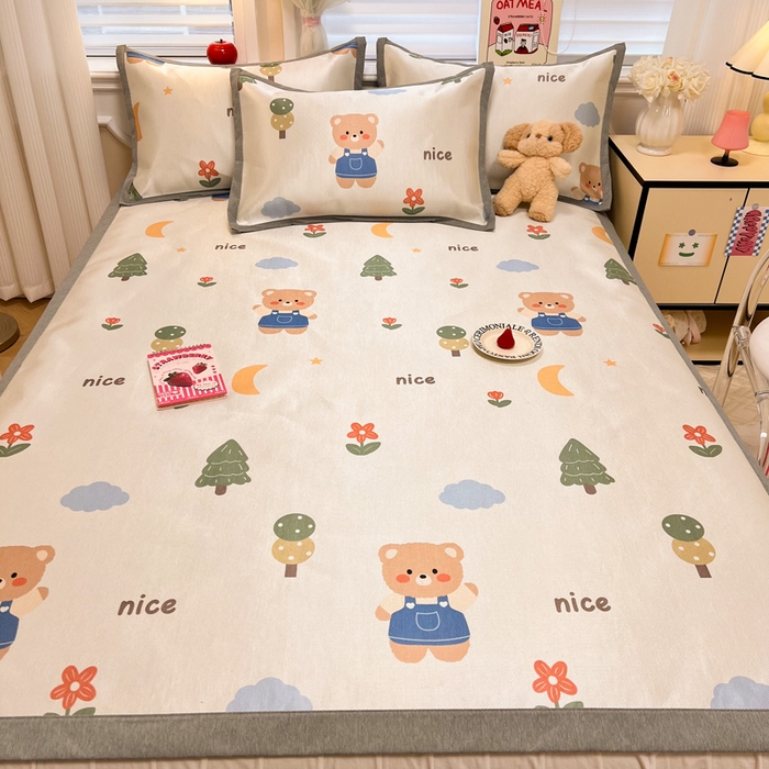 91家纺网 家纺一手货源 找家纺 懒猫家纺 2026新款600D数码印花冰丝凉席系列 森林小熊