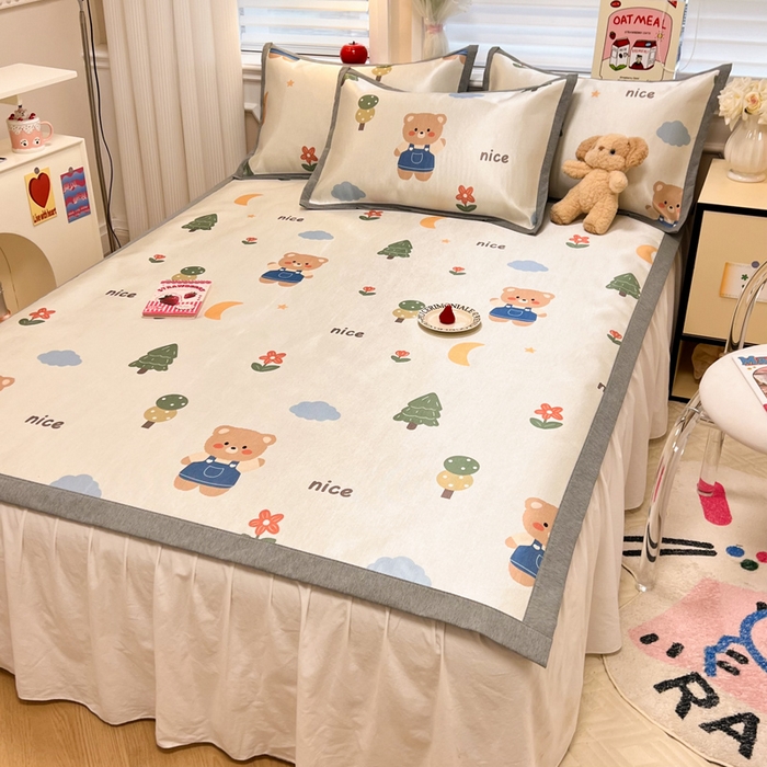 91家纺网 家纺一手货源 找家纺 懒猫家纺 2026新款600D数码印花冰丝凉席系列 森林小熊