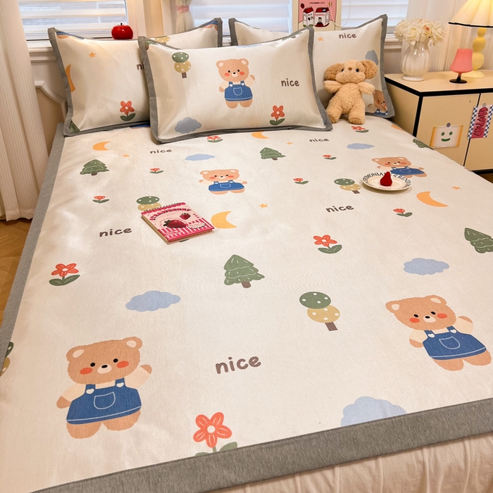 91家纺网 家纺一手货源 找家纺 懒猫家纺 2026新款600D数码印花冰丝凉席系列 森林小熊