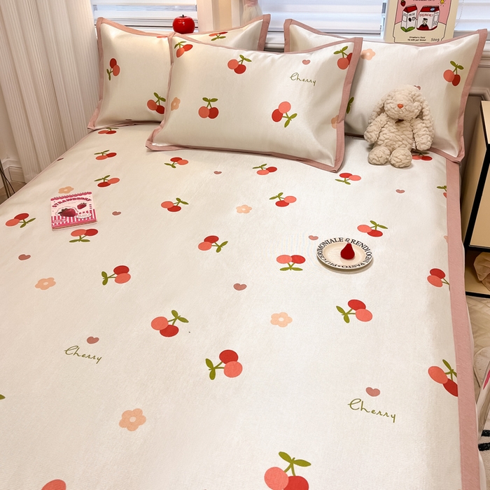 91家纺网 家纺一手货源 找家纺 懒猫家纺 2026新款600D数码印花冰丝凉席系列 小樱桃