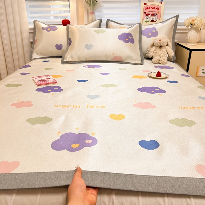 91家纺网 家纺一手货源 找家纺 懒猫家纺 2026新款600D数码印花冰丝凉席系列 小云朵