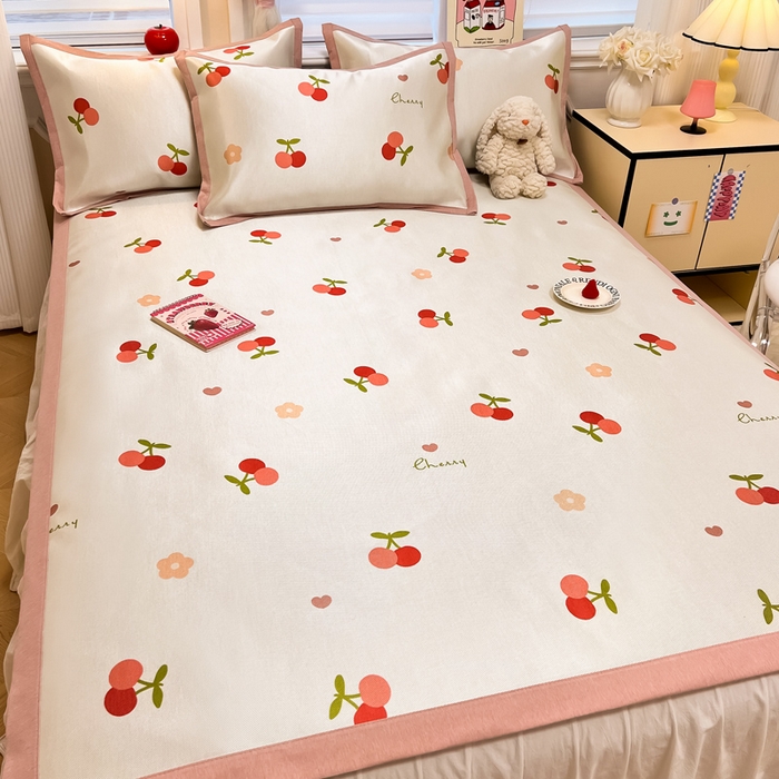 91家纺网 家纺一手货源 找家纺 懒猫家纺 2026新款600D数码印花冰丝凉席系列 小樱桃