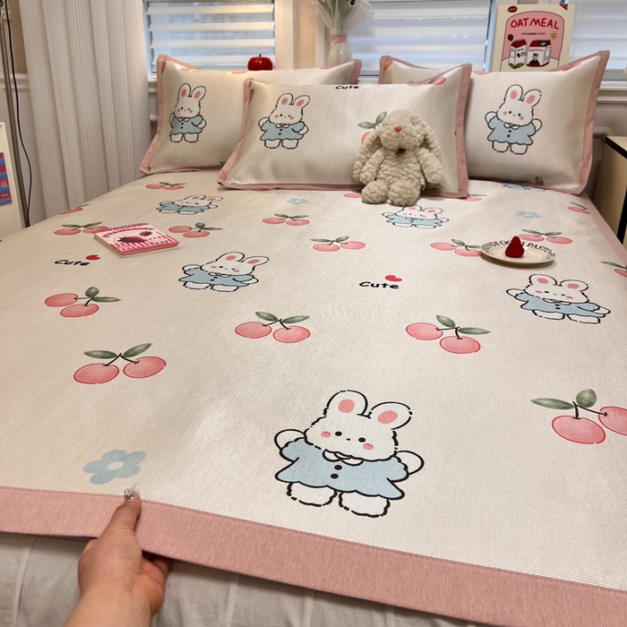 91家纺网 家纺一手货源 找家纺 懒猫家纺 2026新款600D数码印花冰丝凉席系列 兔小桃