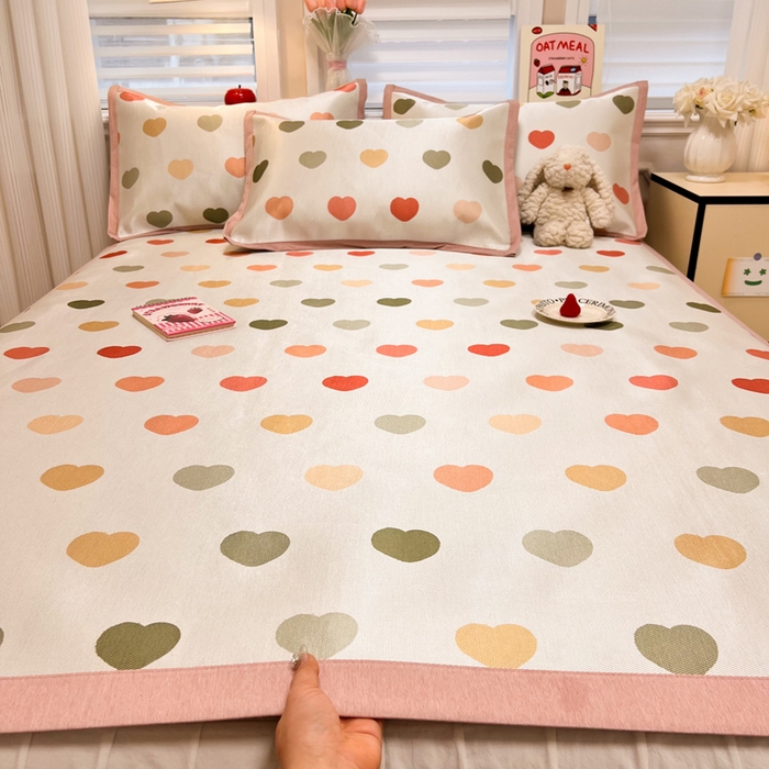 91家纺网 家纺一手货源 找家纺 懒猫家纺 2026新款600D数码印花冰丝凉席系列 甜甜爱心