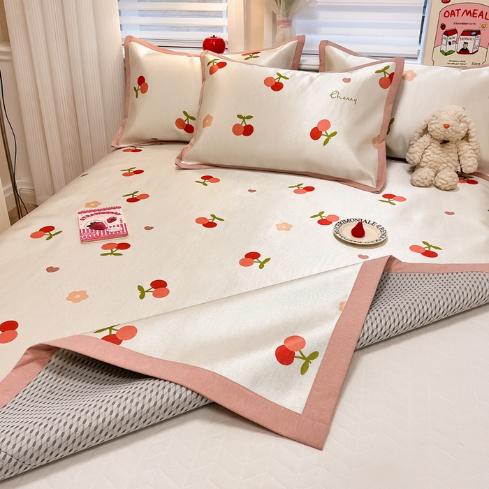 91家纺网 家纺一手货源 找家纺 懒猫家纺 2026新款600D数码印花冰丝凉席系列 小樱桃