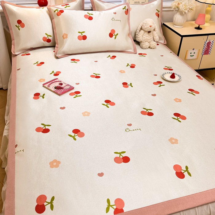 91家纺网 家纺一手货源 找家纺 懒猫家纺 2026新款600D数码印花冰丝凉席系列 小樱桃