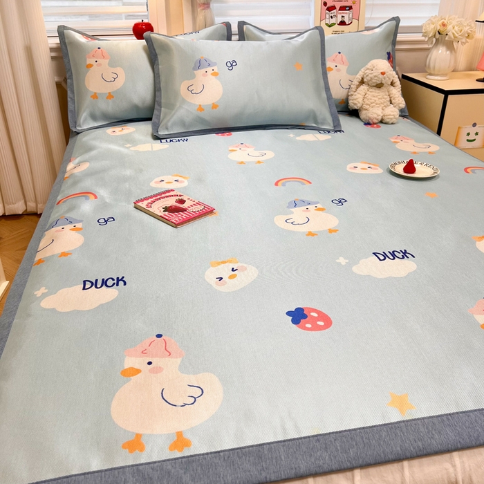 91家纺网 家纺一手货源 找家纺 懒猫家纺 2026新款600D数码印花冰丝凉席系列 幸运鸭