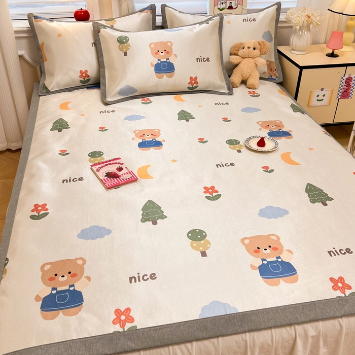 91家纺网 家纺一手货源 找家纺 懒猫家纺 2026新款600D数码印花冰丝凉席系列 森林小熊