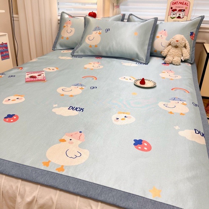 91家纺网 家纺一手货源 找家纺 懒猫家纺 2026新款600D数码印花冰丝凉席系列 幸运鸭